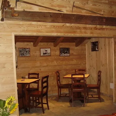 Отель Grivola 2*